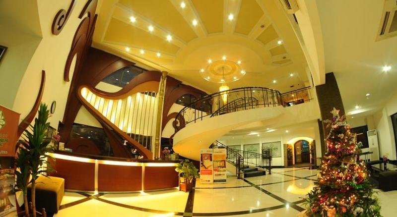 Hotel Swarna Dwipa Palembang Exterior photo