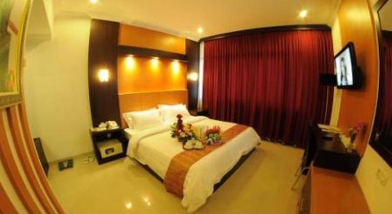 Hotel Swarna Dwipa Palembang Exterior photo